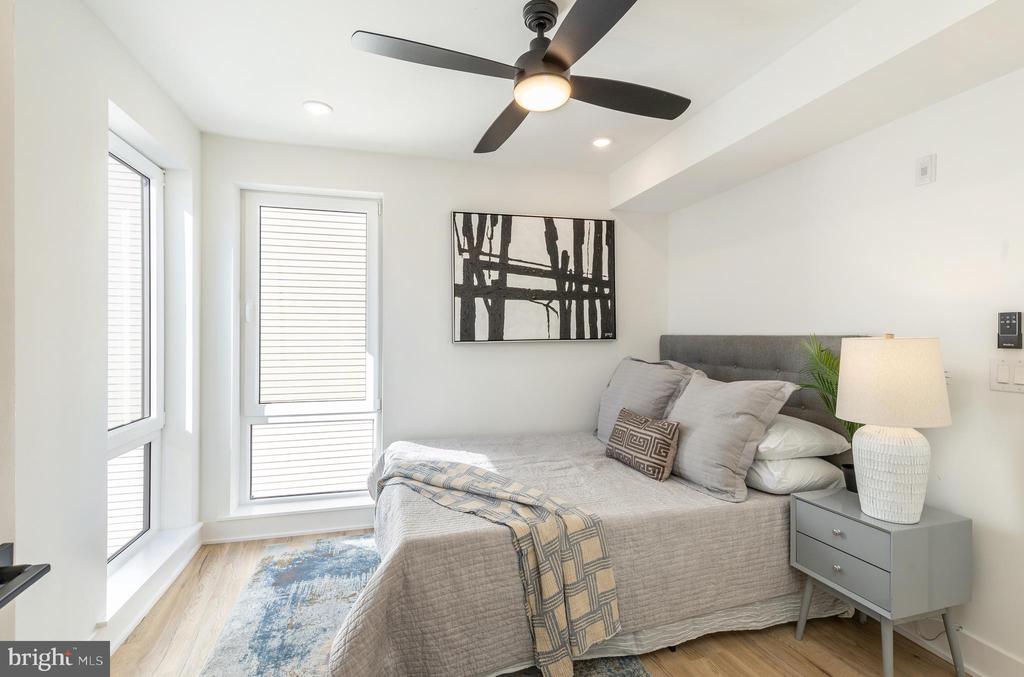 629 W GIRARD AVE #UNIT 606