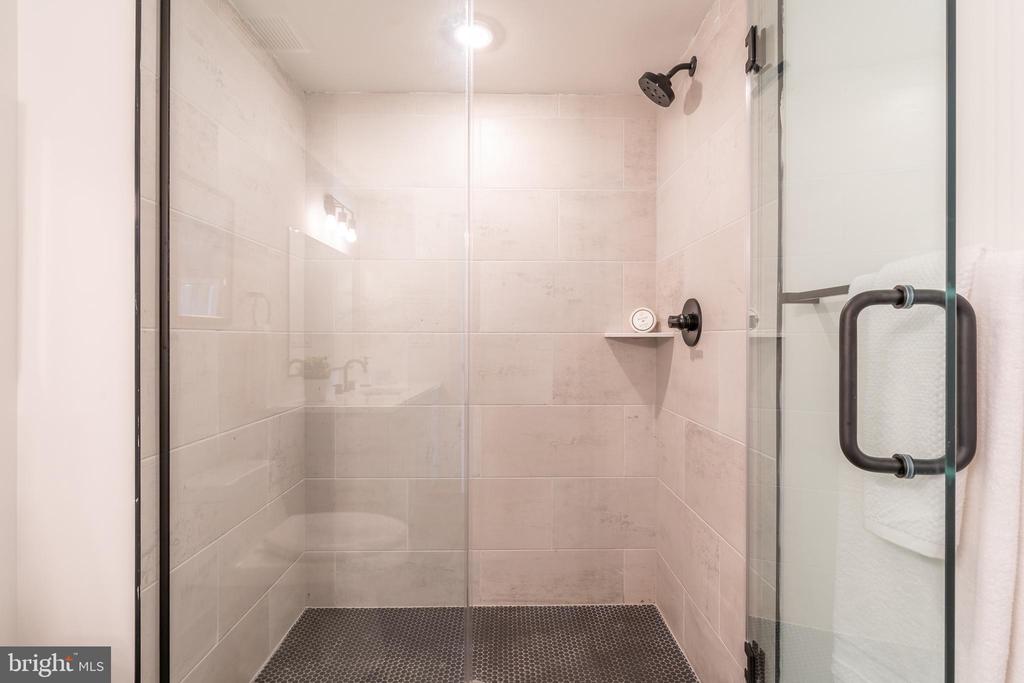 629 W GIRARD AVE #UNIT 606