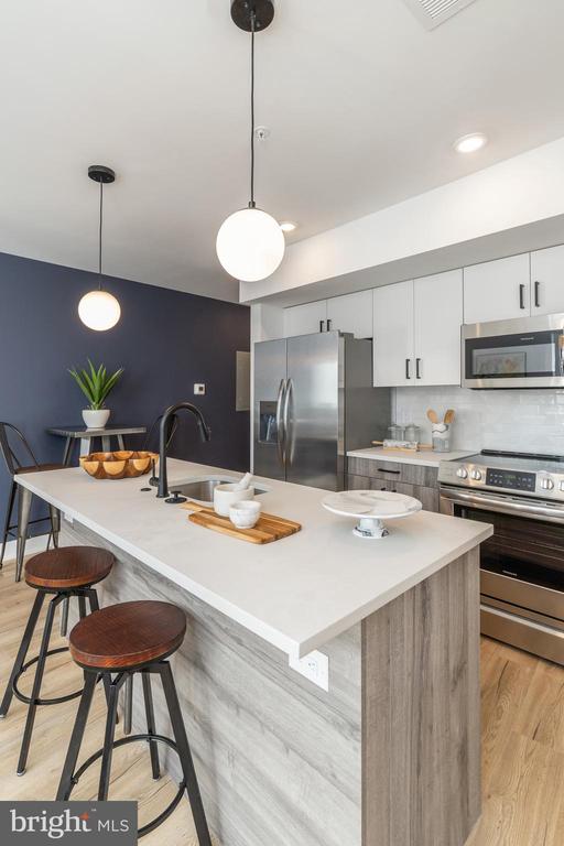 629 W GIRARD AVE #UNIT 606