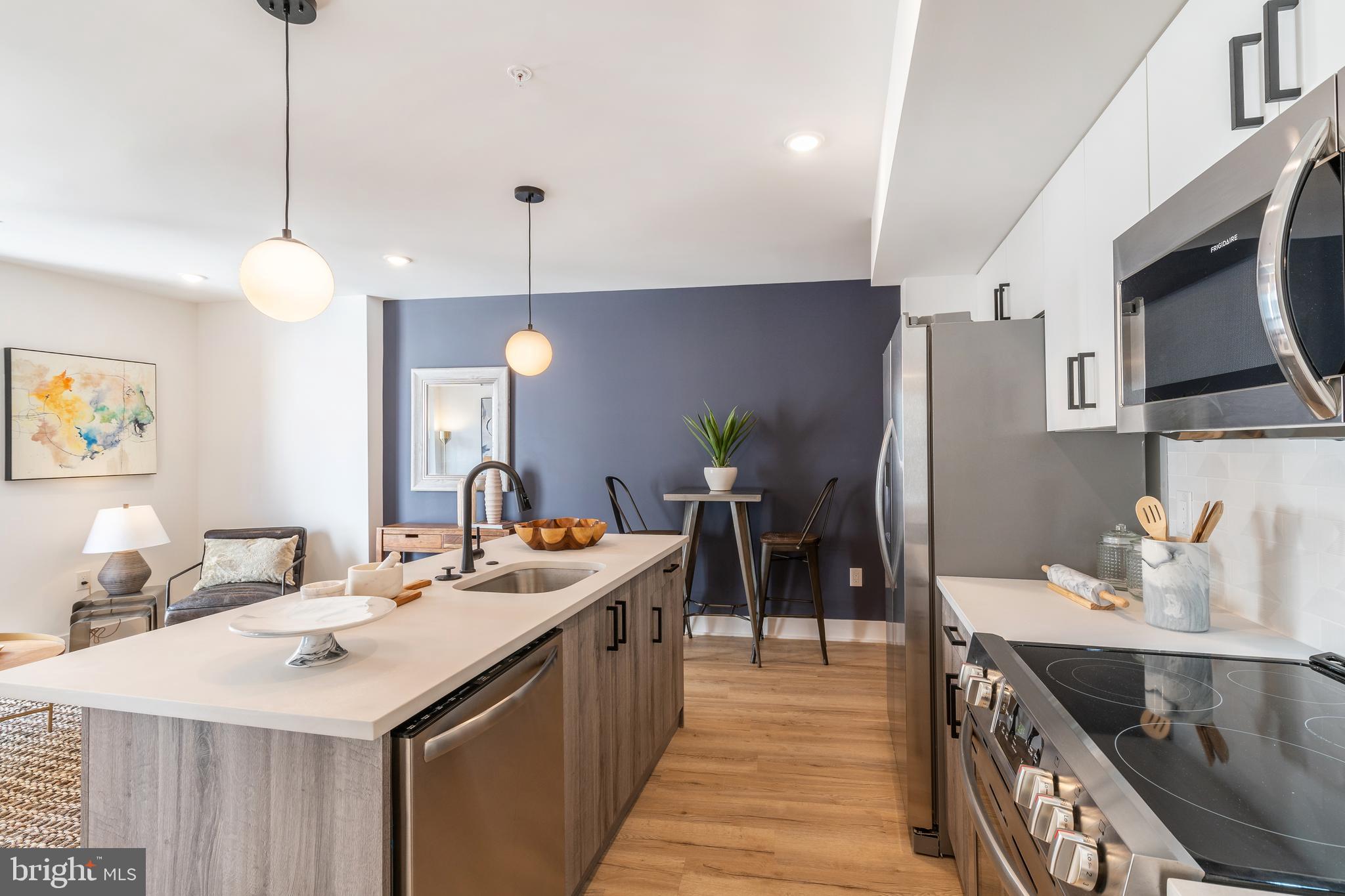 629 W GIRARD AVE #UNIT 606