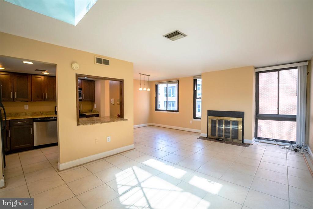 107 LOMBARD ST #UNIT B