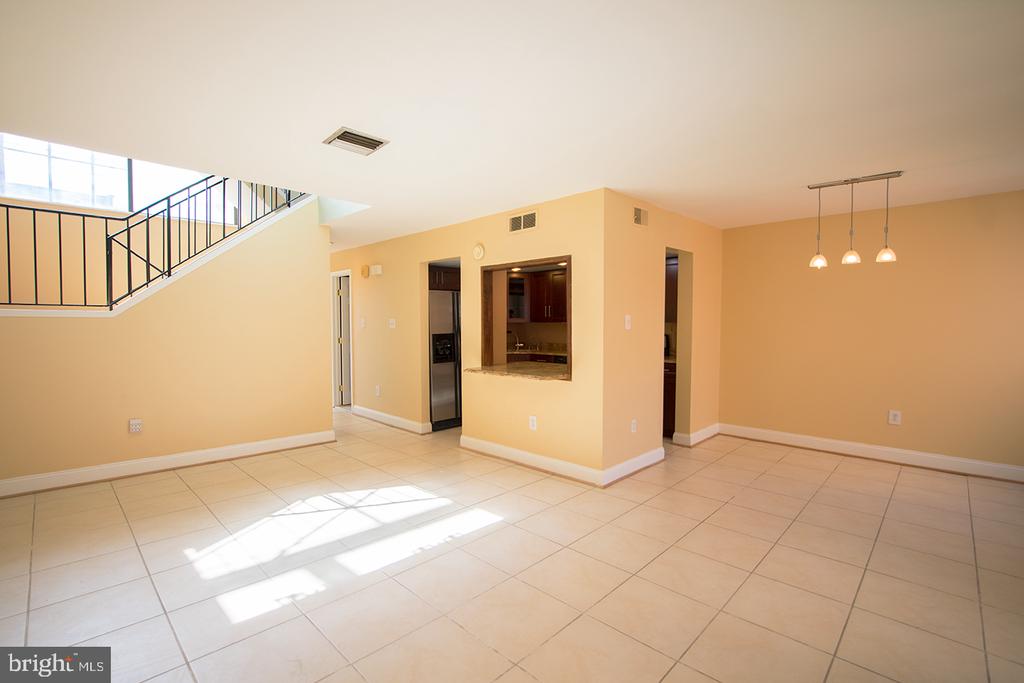 107 LOMBARD ST #UNIT B