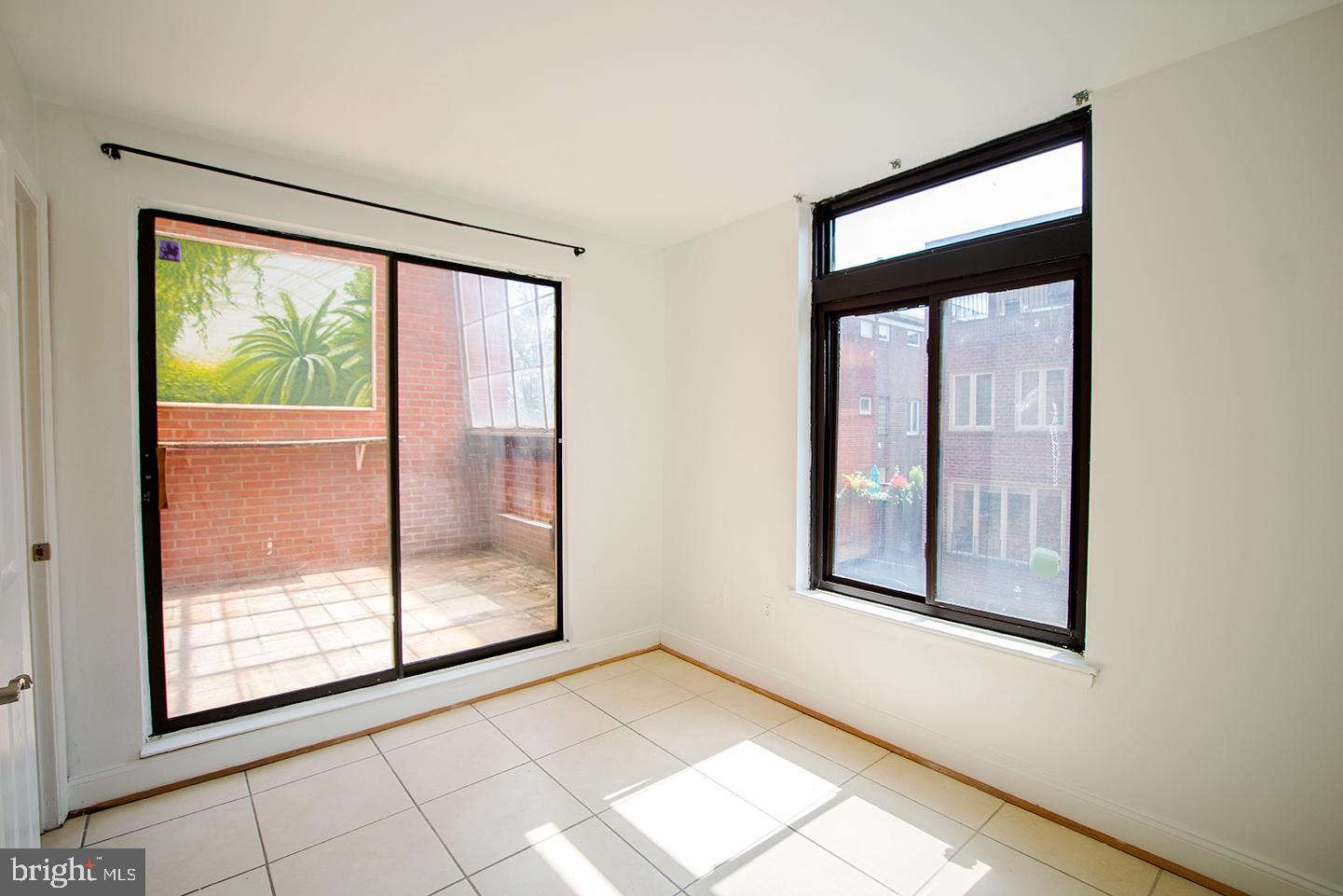 107 LOMBARD ST #UNIT B