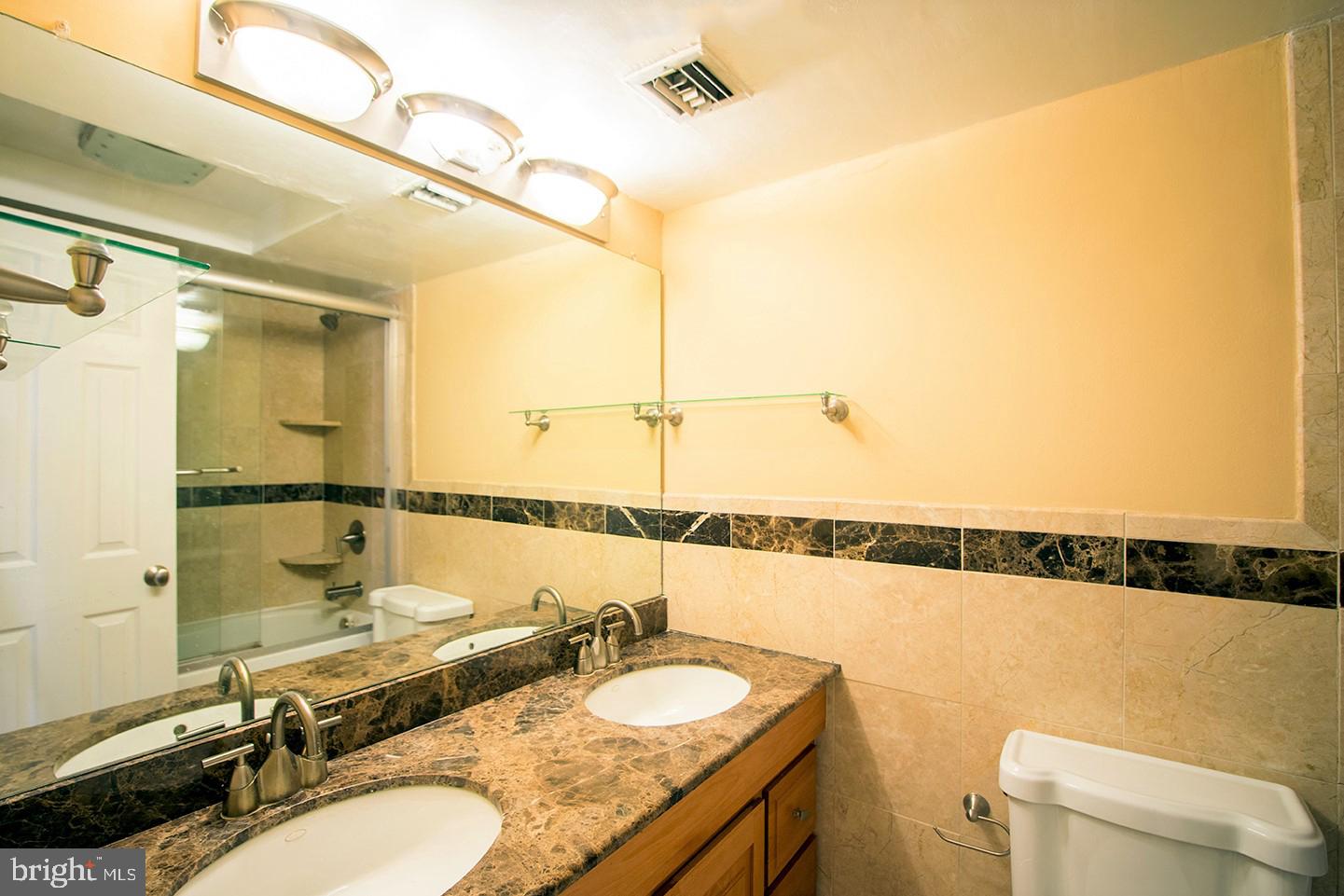 107 LOMBARD ST #UNIT B