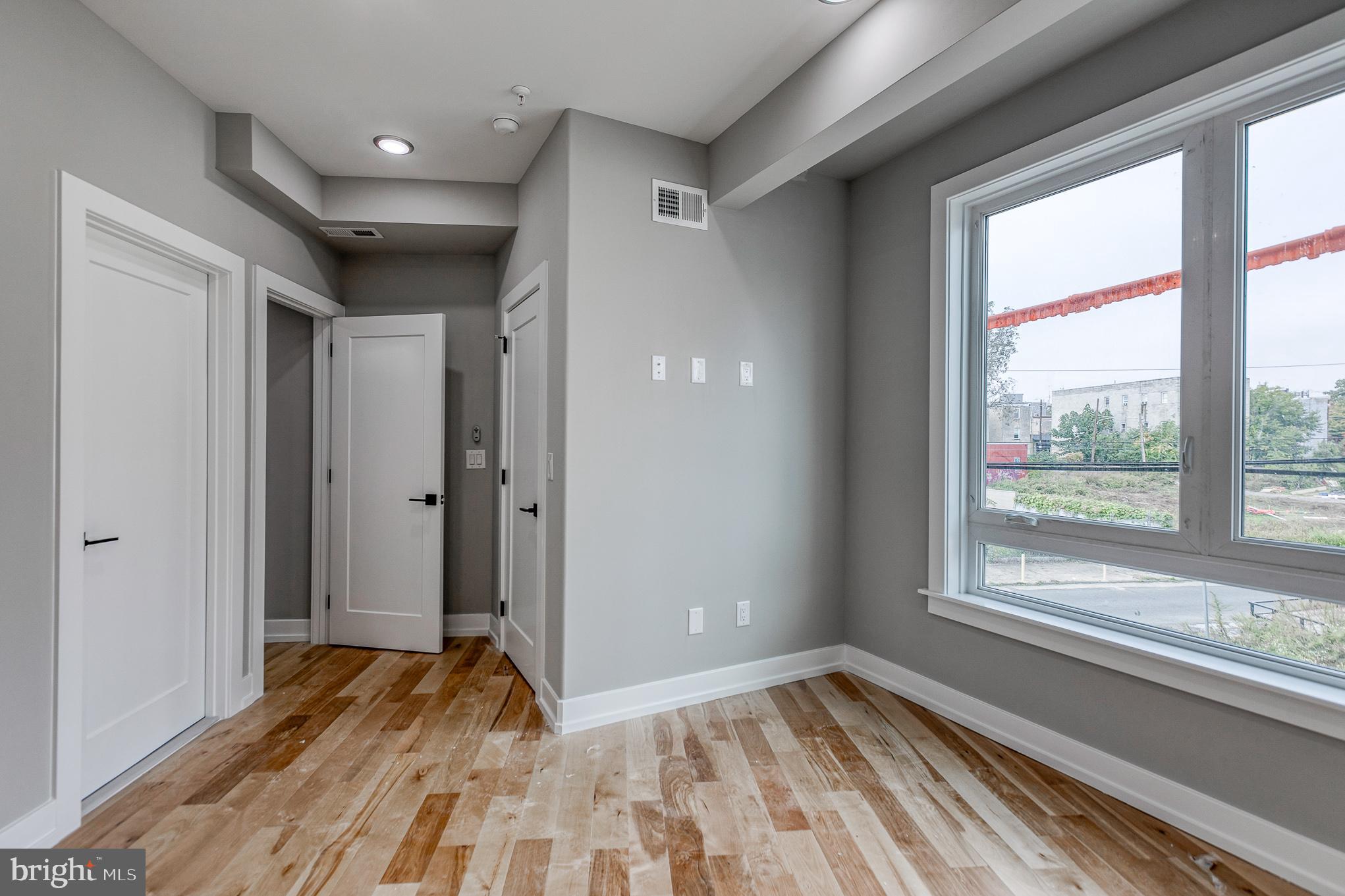 1917 LAWRENCE ST N #2