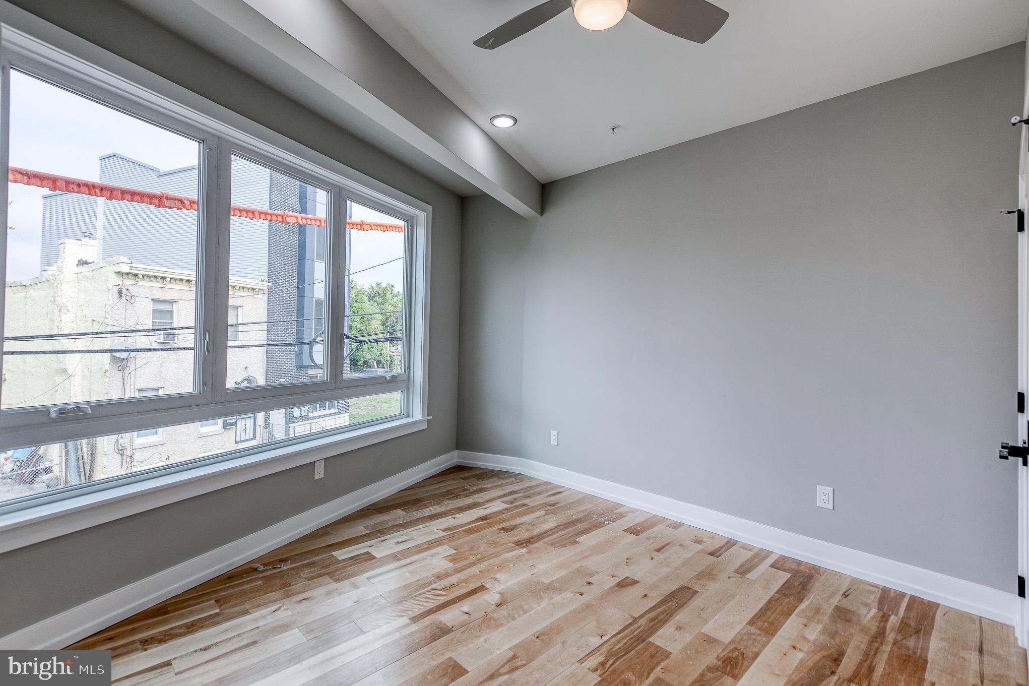 1917 LAWRENCE ST N #2