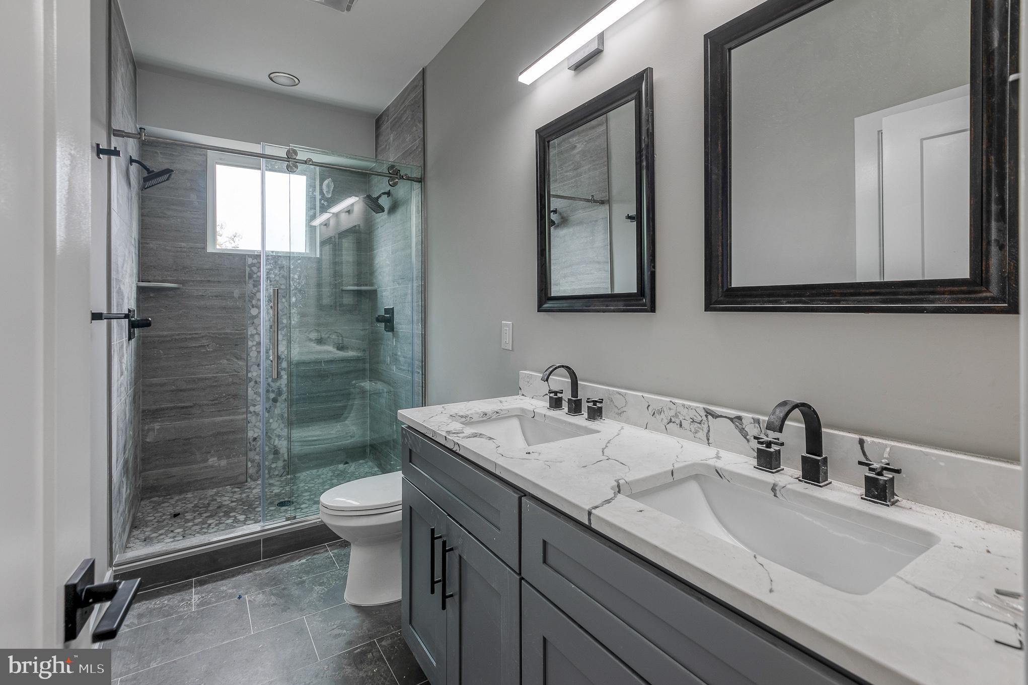 1917 LAWRENCE ST N #2