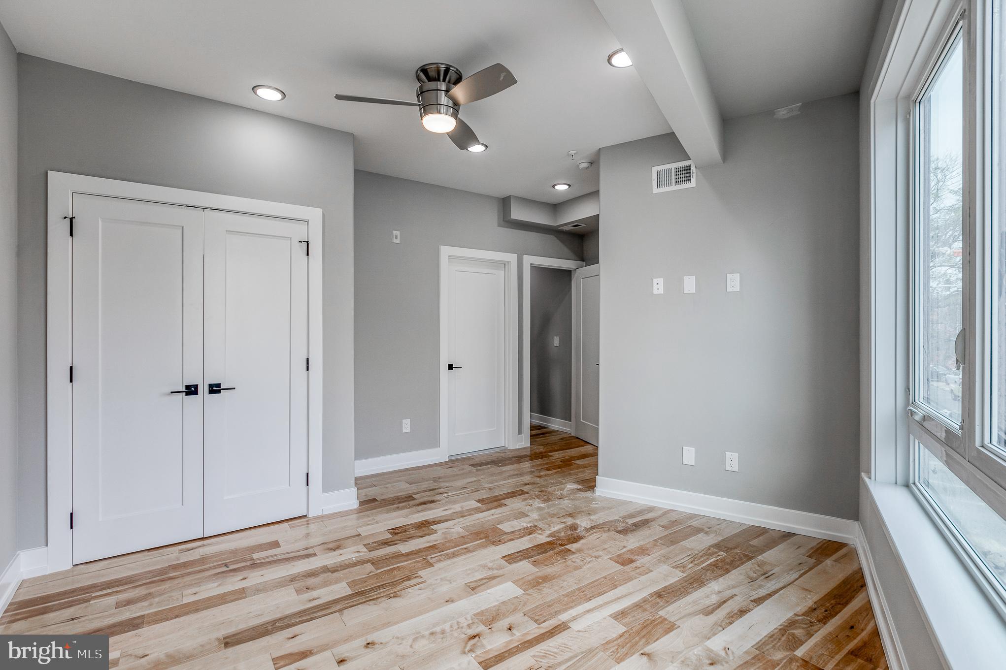 1917 LAWRENCE ST N #2