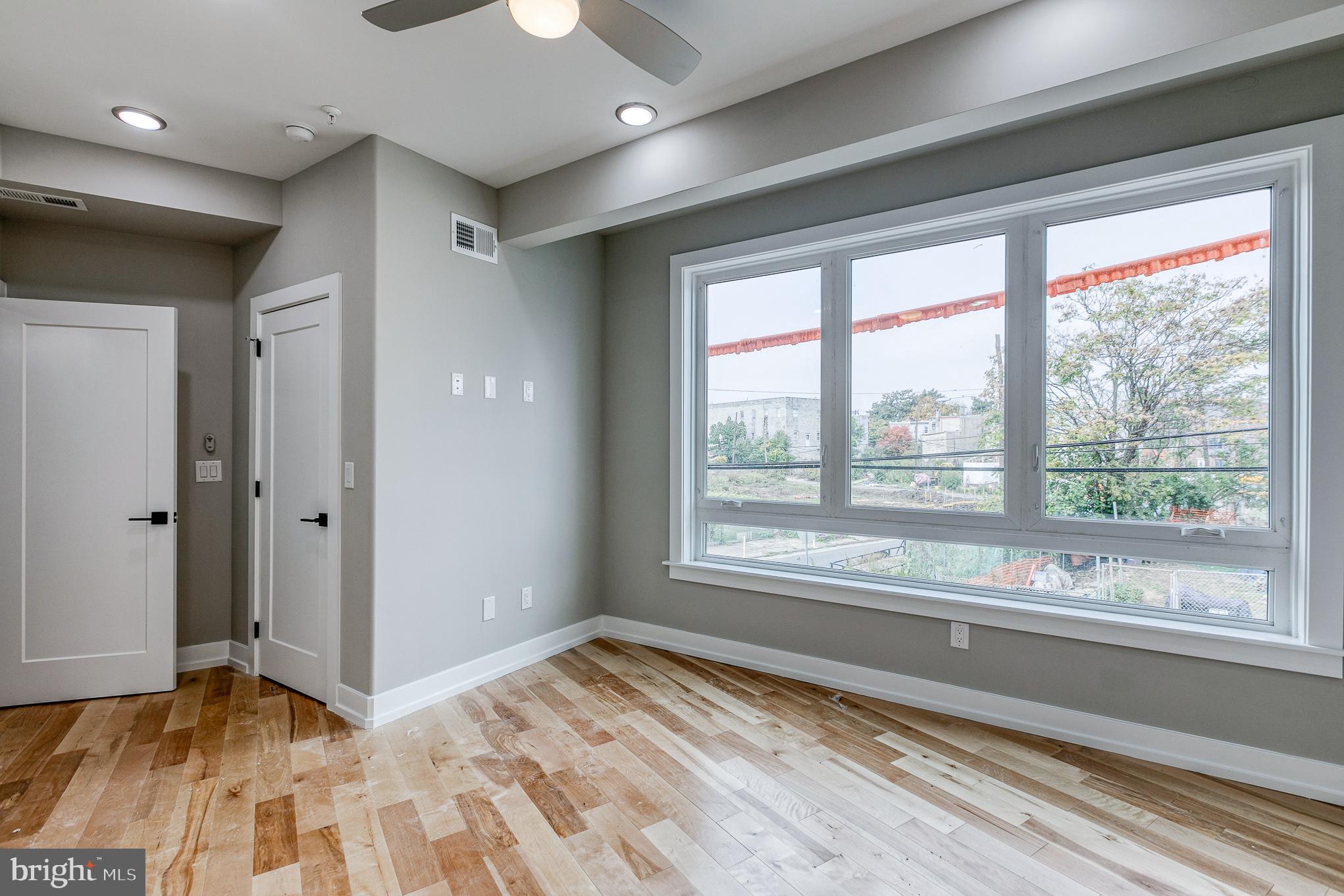 1917 LAWRENCE ST N #2