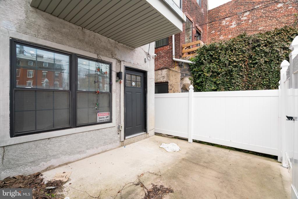 1005 N MARSHALL ST #1