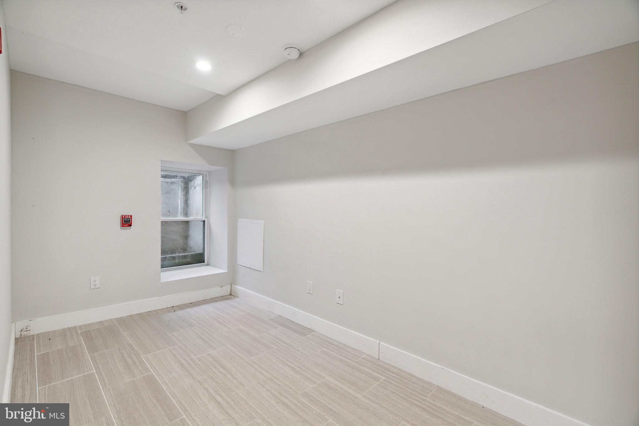 1005 N MARSHALL ST #1