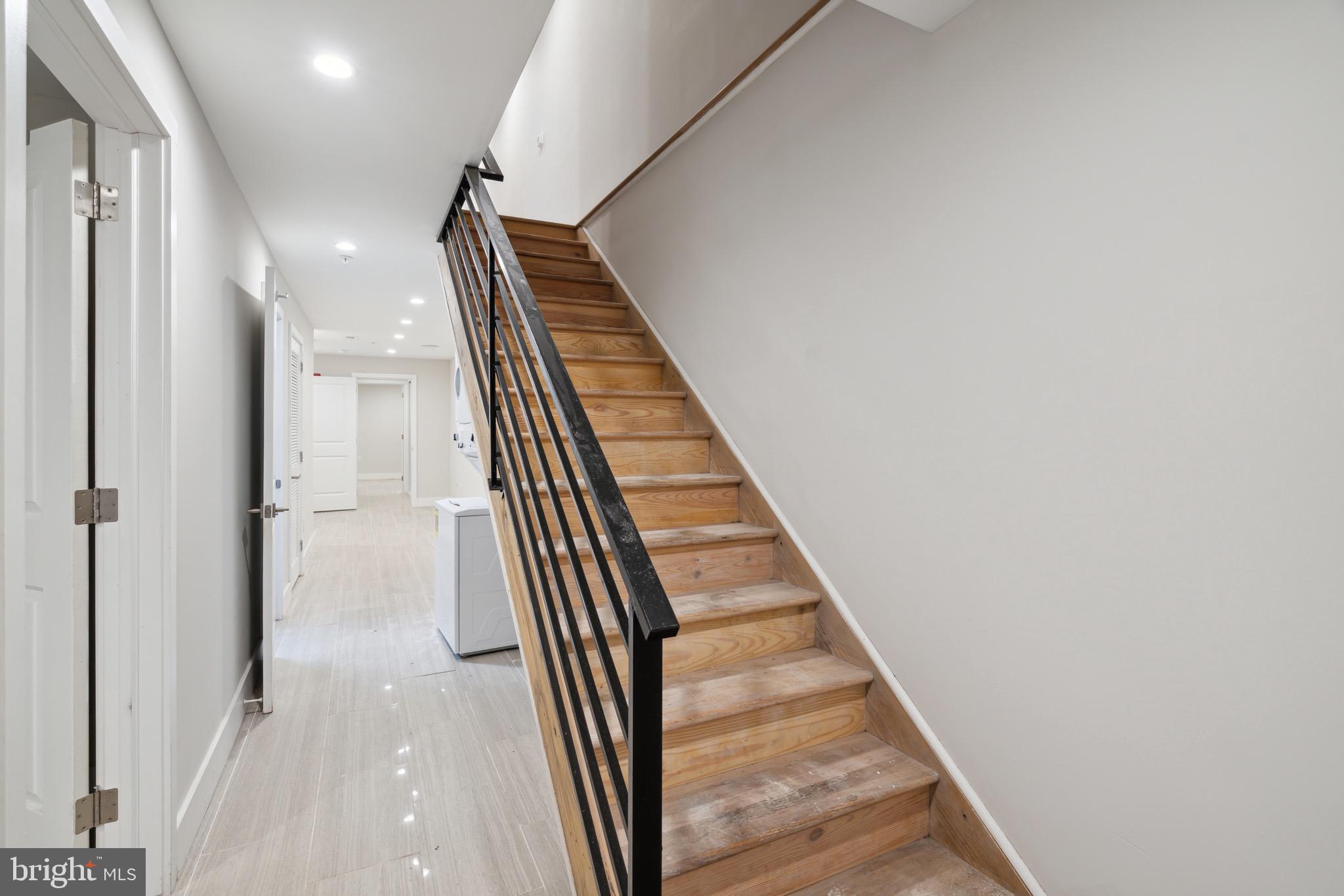 1005 N MARSHALL ST #1