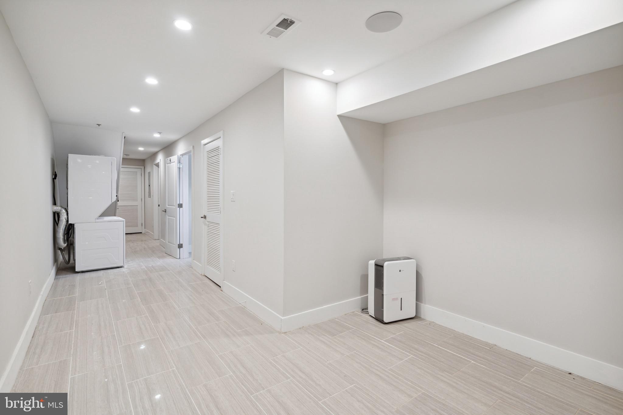 1005 N MARSHALL ST #1