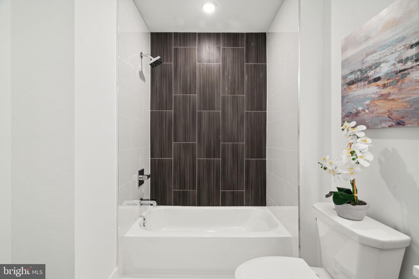 813 BROAD ST #ONE BEDROOM