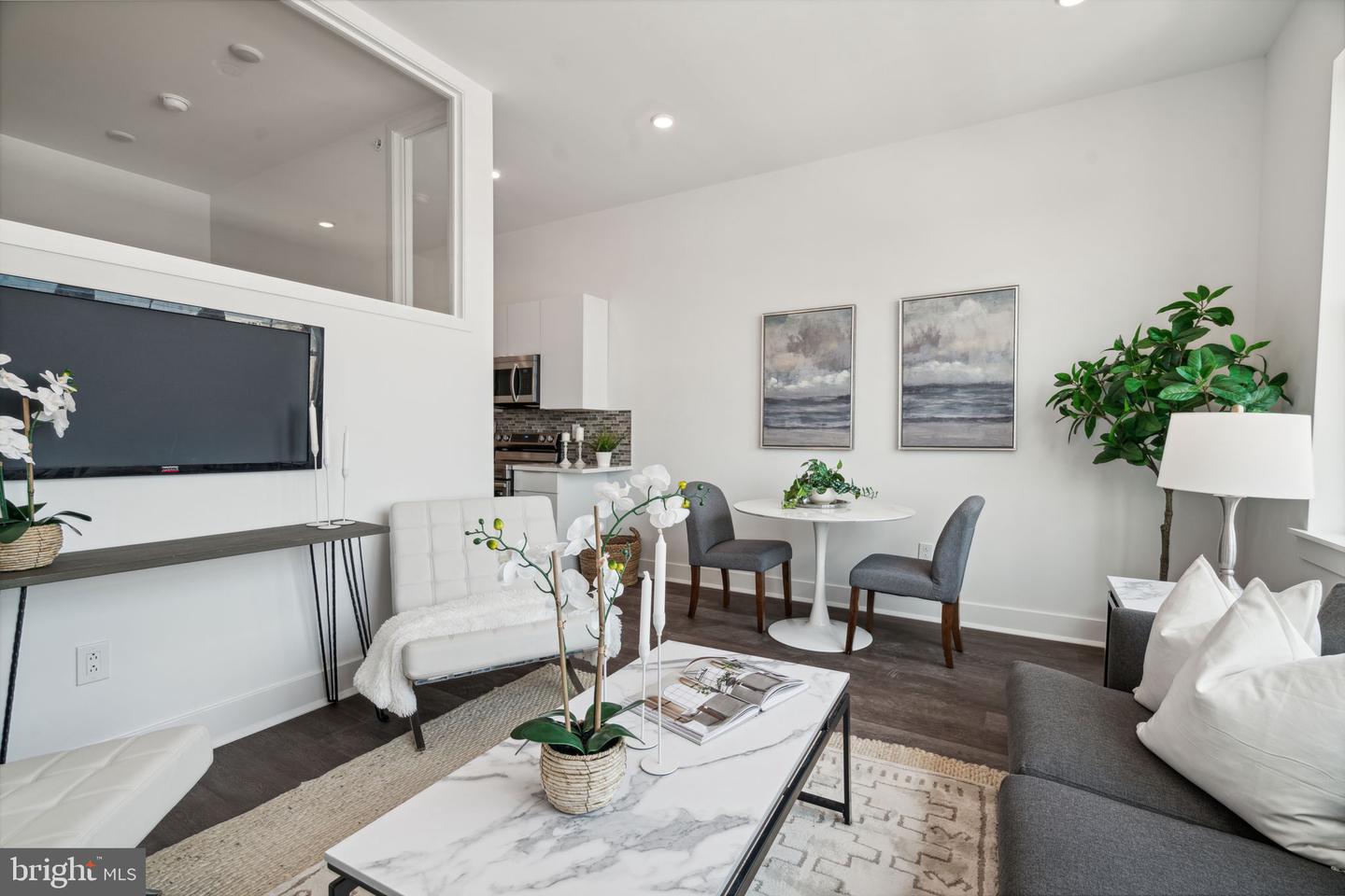 813 BROAD ST #ONE BEDROOM