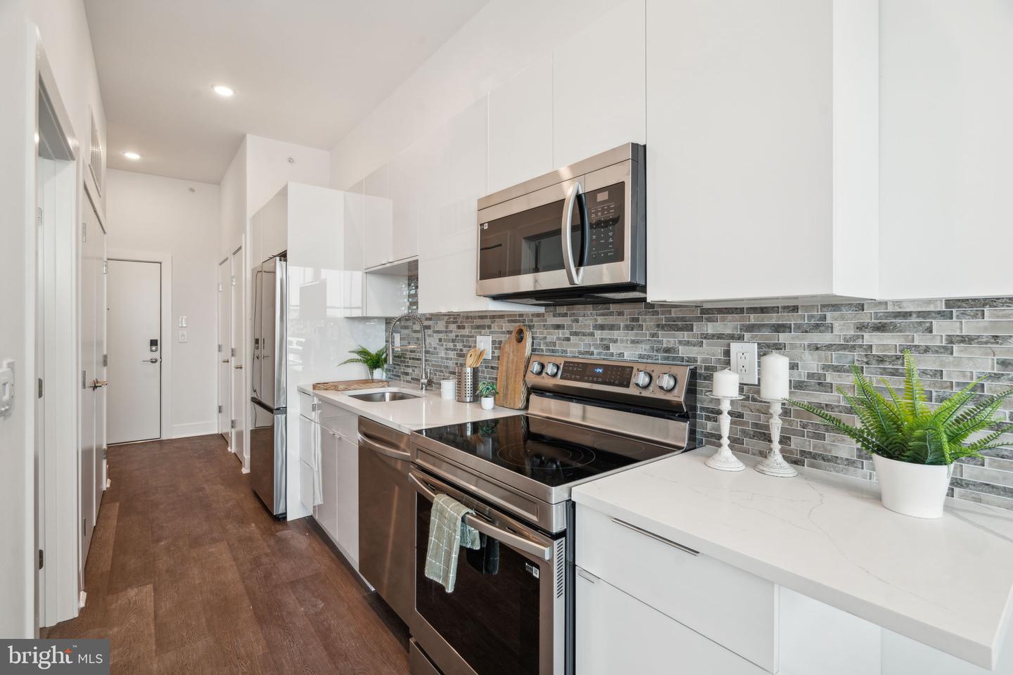 813 BROAD ST #ONE BEDROOM