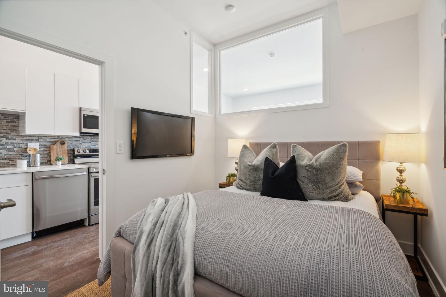 813 BROAD ST #ONE BEDROOM