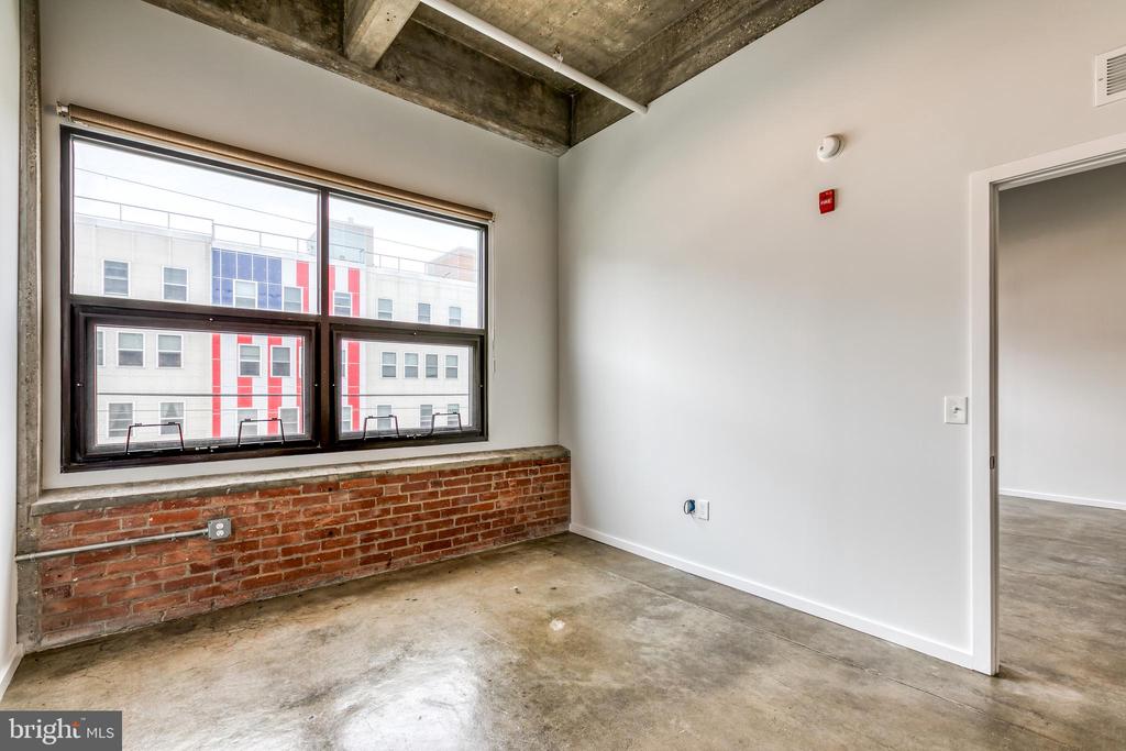 4800 BROWN ST #UNIT 305