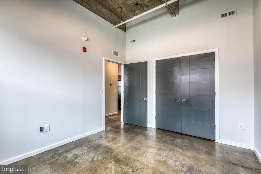 4800 BROWN ST #UNIT 305