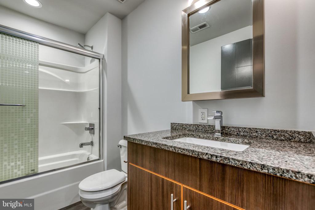 4800 BROWN ST #UNIT 305