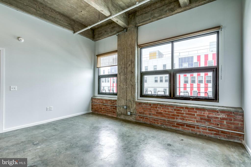 4800 BROWN ST #UNIT 305