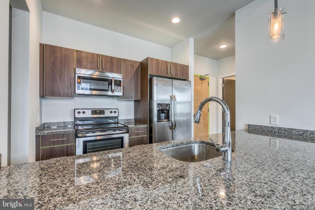 4800 BROWN ST #UNIT 305