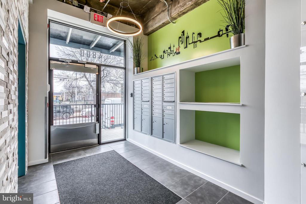 4800 BROWN ST #UNIT 305