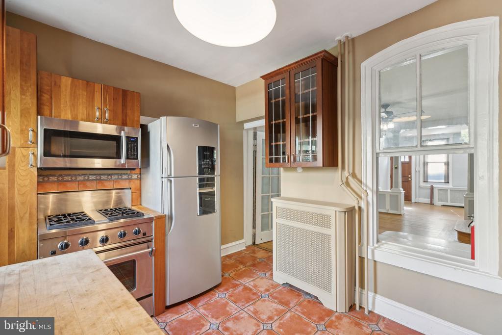 128 Burnside St