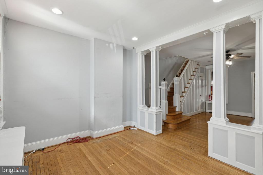 128 Burnside St