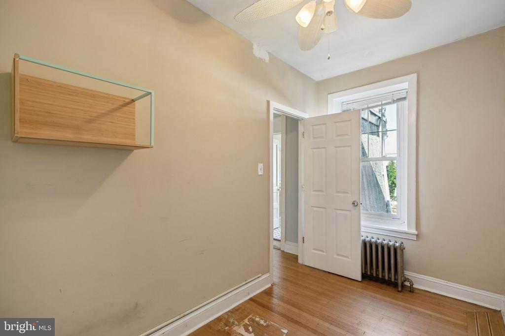 128 Burnside St