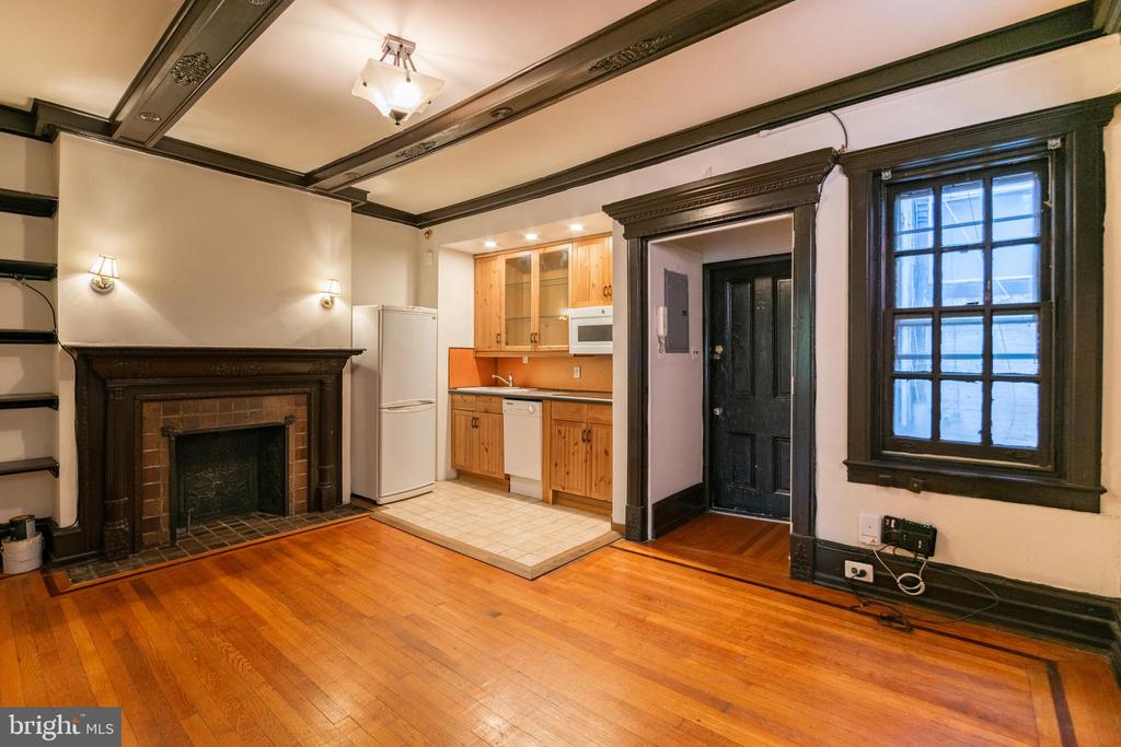 333 S 18TH ST #2R