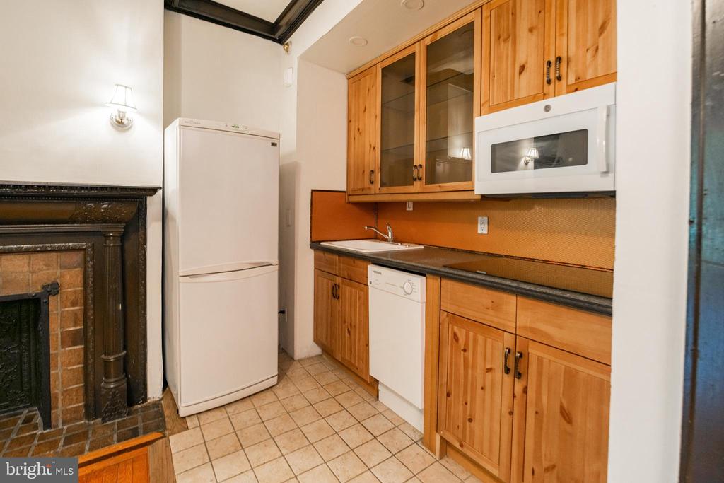 333 S 18TH ST #2R
