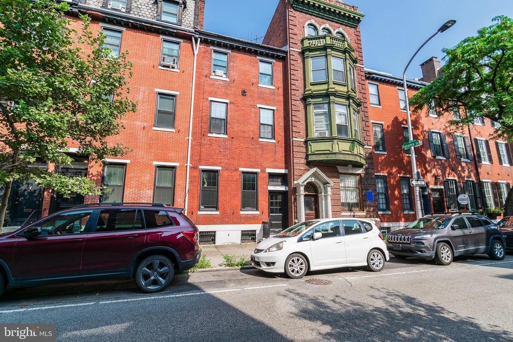 333 S 18TH ST #2R