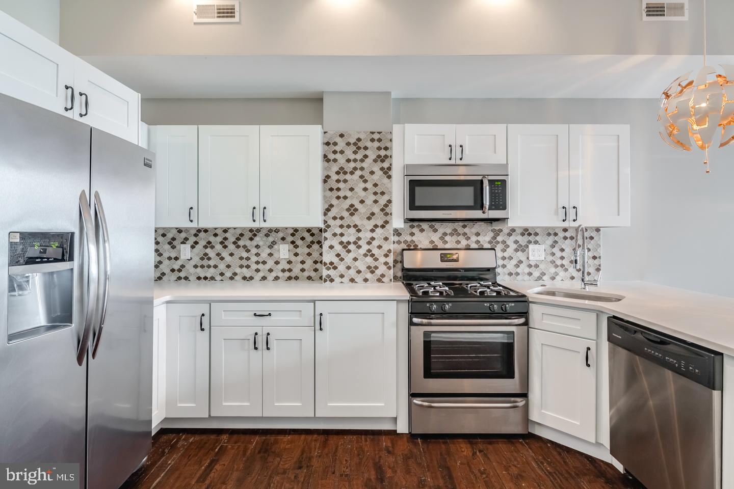 19 N 3RD ST #2ND FLOOR