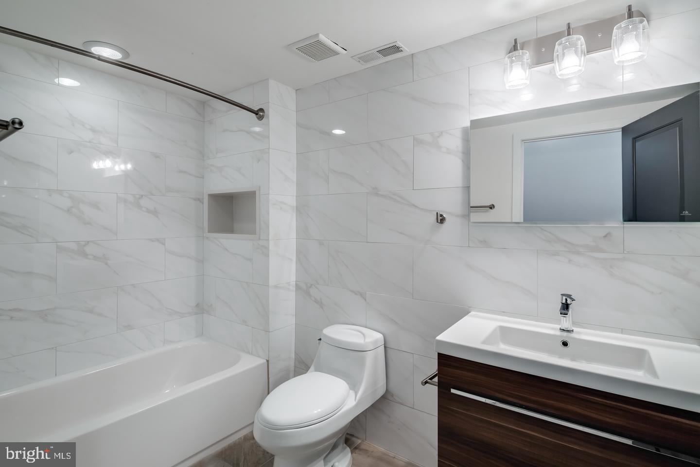 19 N 3RD ST #2ND FLOOR