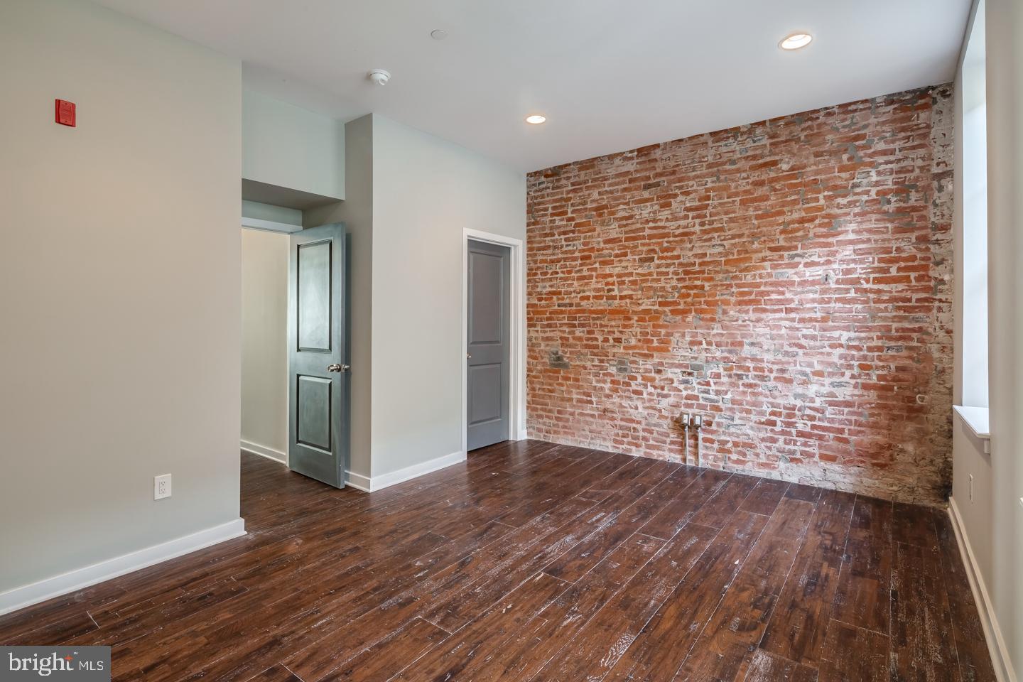 19 N 3RD ST #2ND FLOOR