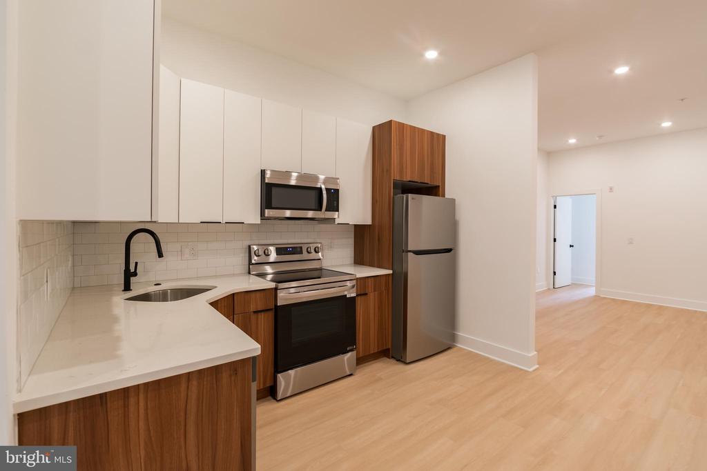 4408 LANCASTER AVE #UNIT 201