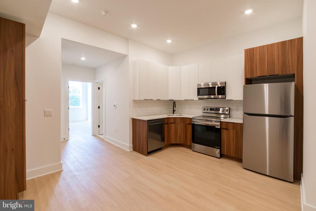 4408 LANCASTER AVE #UNIT 201