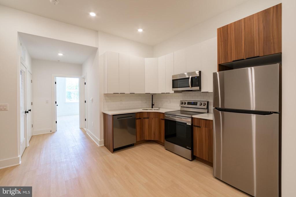 4408 LANCASTER AVE #UNIT 201