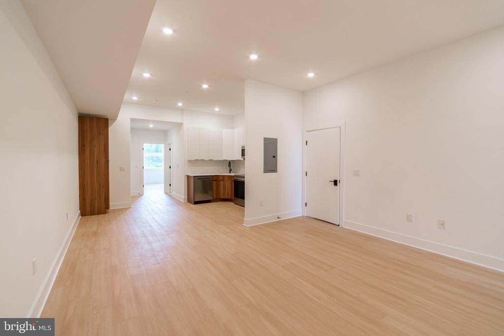 4408 LANCASTER AVE #UNIT 201