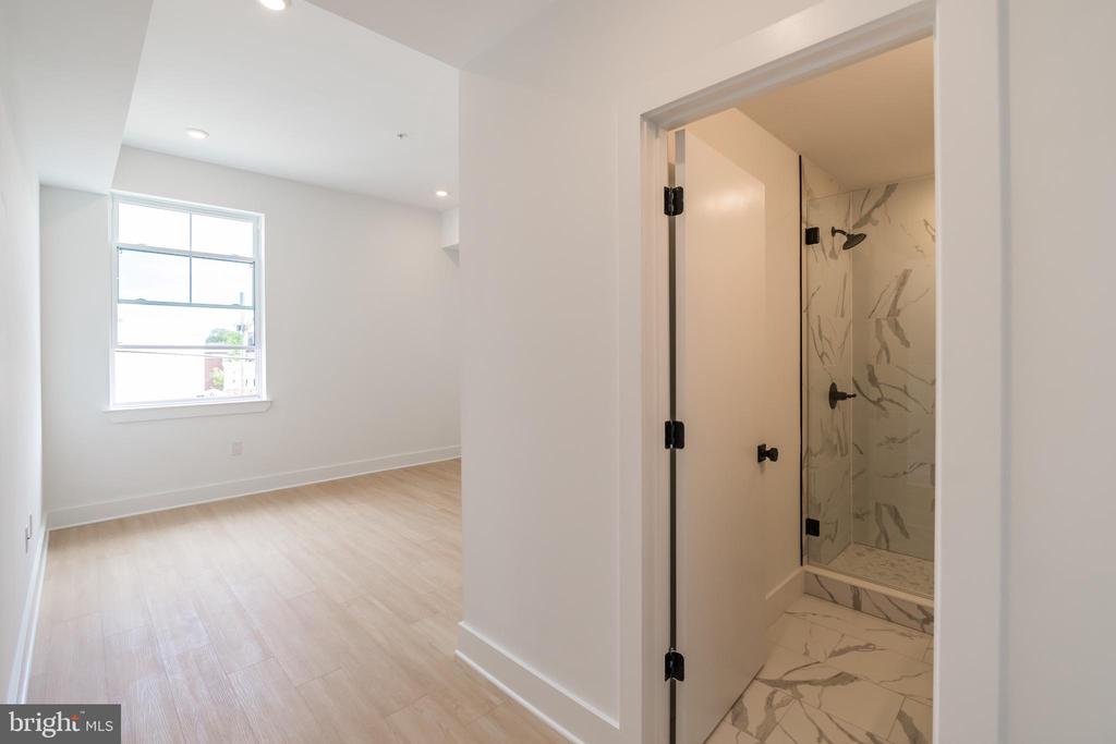 4408 LANCASTER AVE #UNIT 201