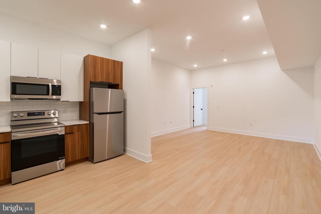 4408 LANCASTER AVE #UNIT 201