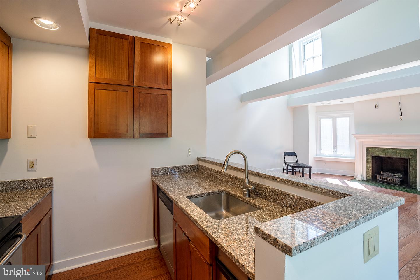 2134 PINE ST #UNIT 6