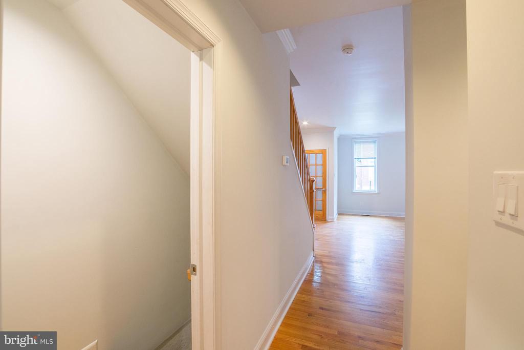 2205 LOMBARD ST