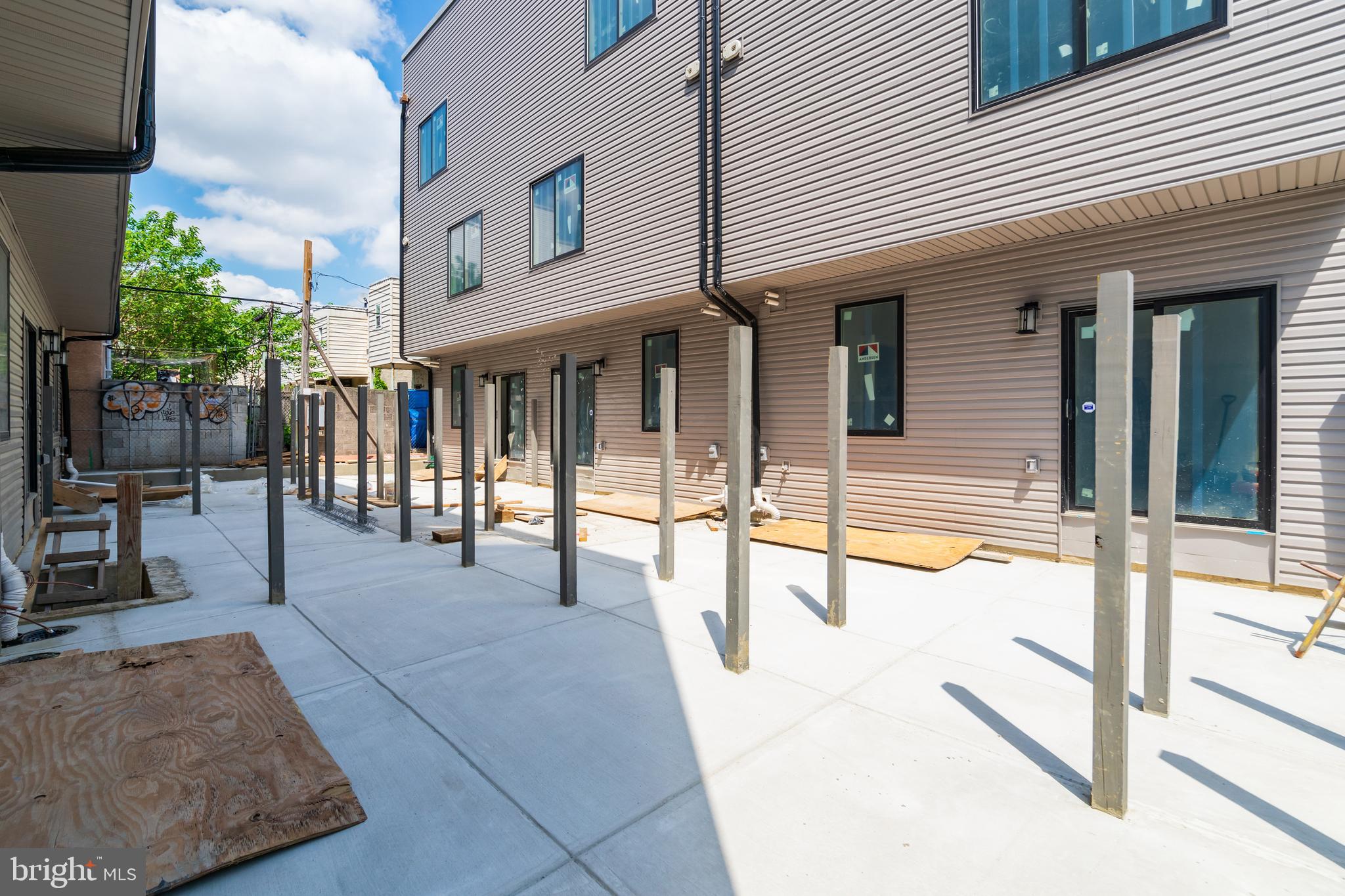 1349 S MYRTLEWOOD AVE