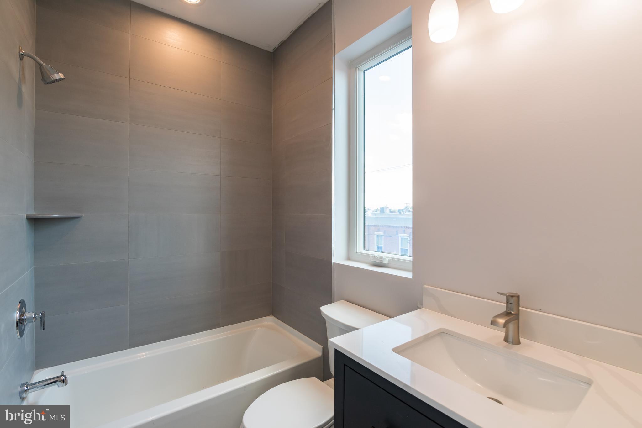 1351 S MYRTLEWOOD AVE