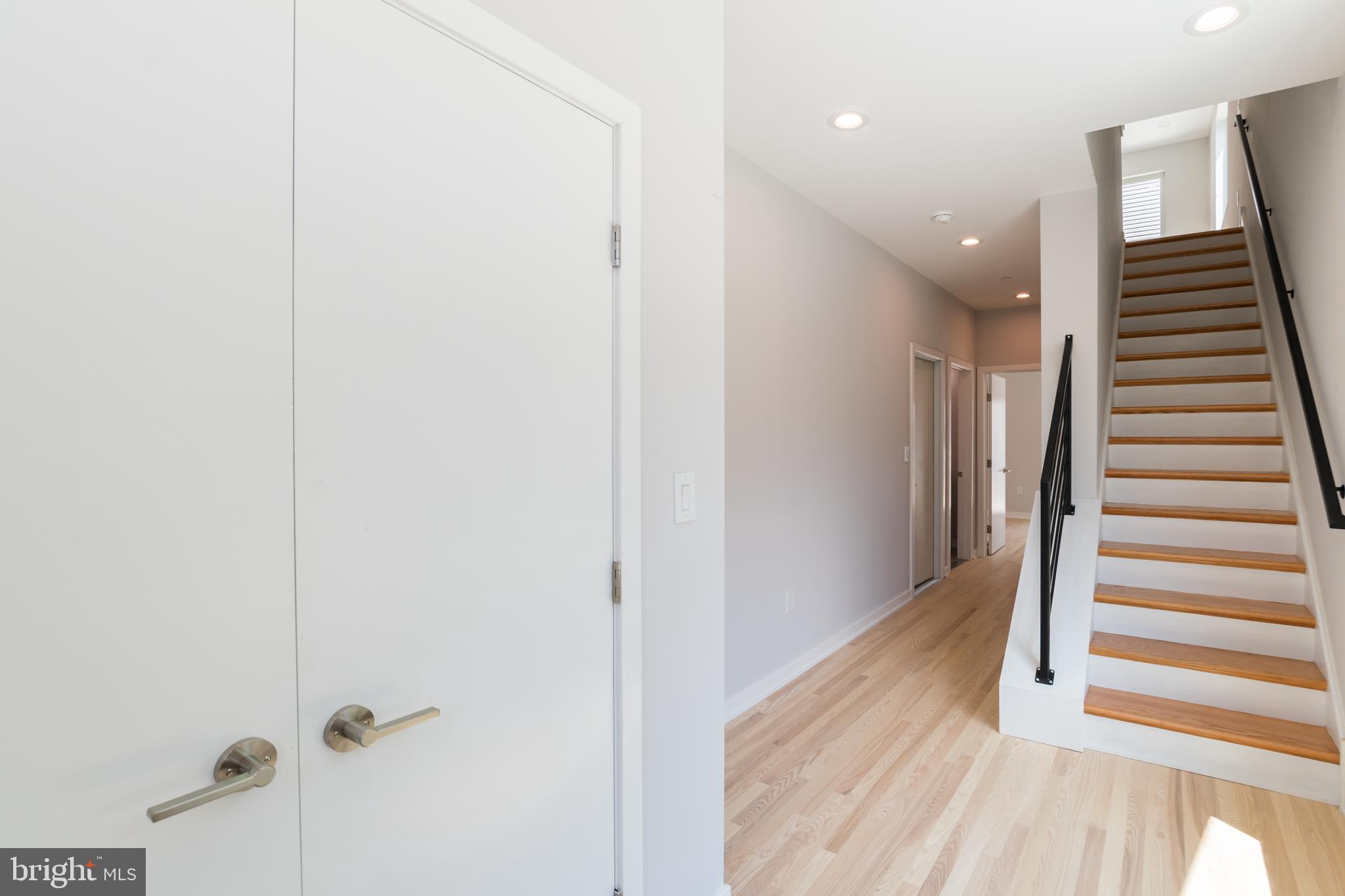 1351 S MYRTLEWOOD AVE