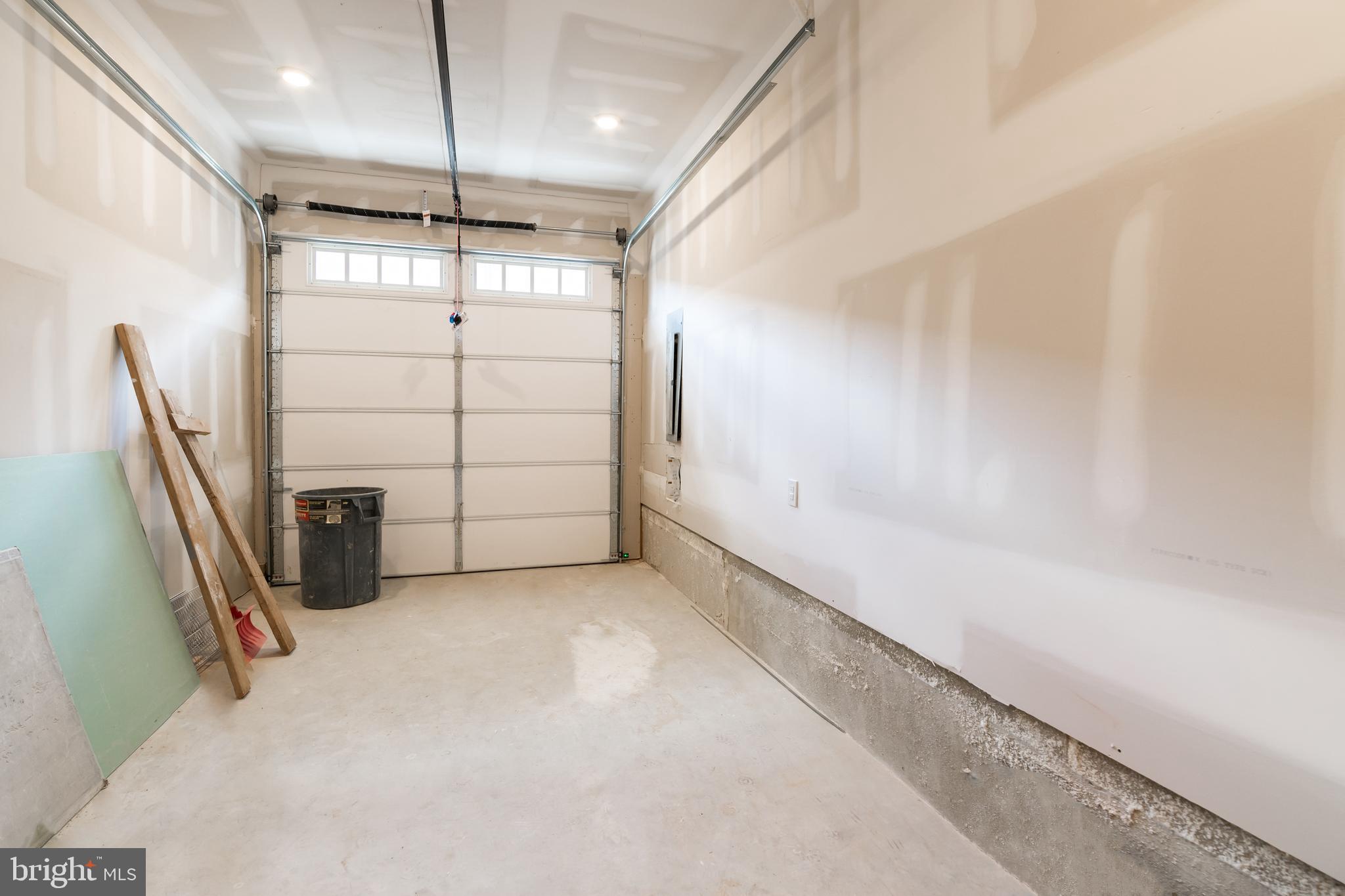 1351 S MYRTLEWOOD AVE