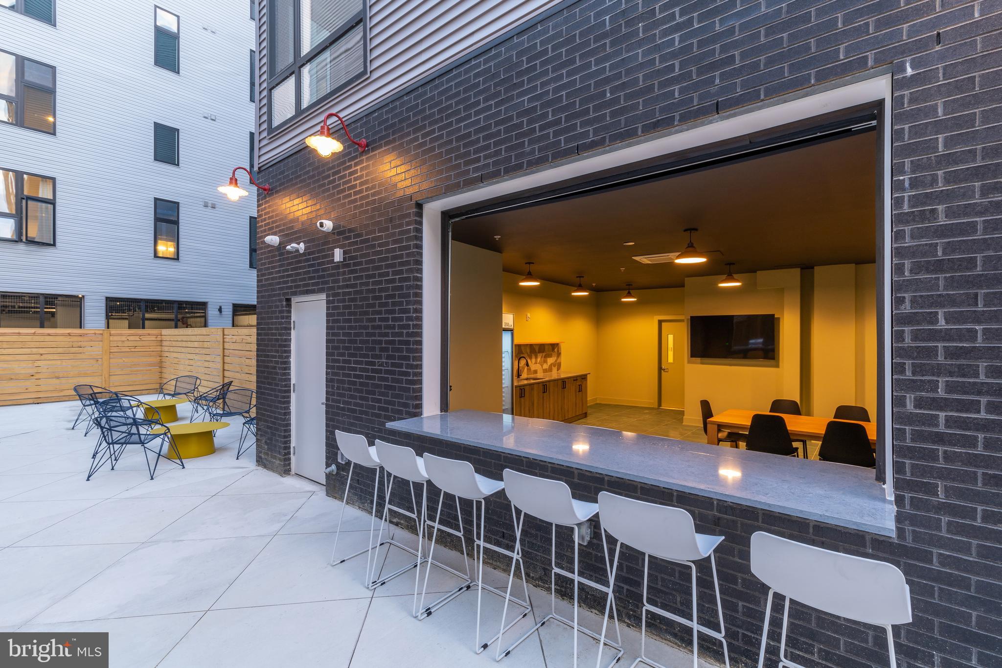 629 W GIRARD AVE #UNIT 207