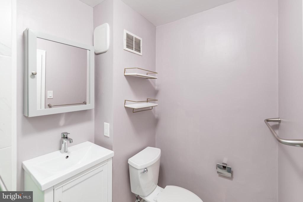 623 S AMERICAN ST #UNIT REAR D